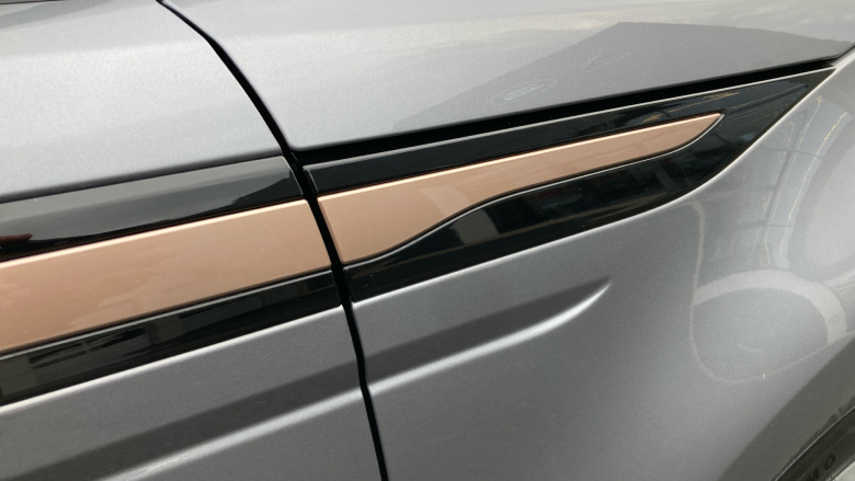 Land Rover Range Rover Evoque 1.5 P300e R-Dynamic SE 5dr Auto Hatchback